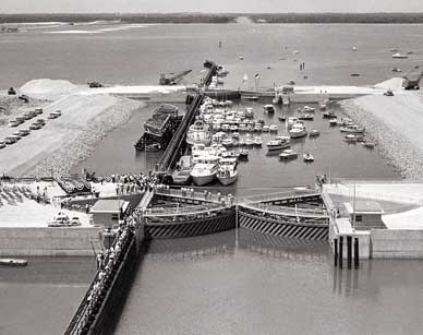 A large crowd gathered for the ribbon cutting ceremony of the Canaveral Lock. (Port Canaveral image)