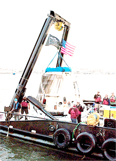 SpaceX Dragon's third operational mission will end May 18 after a month-long stay at the International Space Station. The unmanned spacecraft will return more than 1,600 pounds of science materials from the orbital outpost. (NASA.gov image)