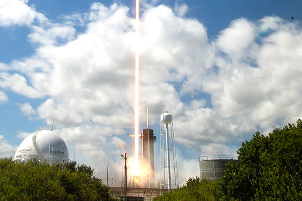 Photo Of The Day Nasas Spacex Crew Mission Casts Long Exposure