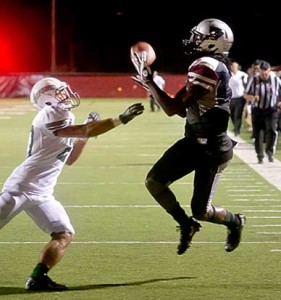 Xavier Milton hauls in Florida Tech's first touchdown in program history. (Amanda Stratford image)