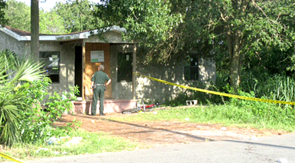 Brevard County Sheriff's Agents investigate the crime scene in Cocoa where a 12-year old was shot in the leg. (Matt O'Hern image)