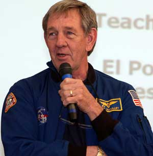 Former Space Shuttle astronaut Mike McCulley was on hand to meet and greet the guests and gave an inspiring and fascinating talk about his experiences in space. (Image for SpaceCostDaily.com)