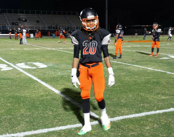 Juandarius Dukes warms up before the game. (SpaceCoastDaily.com image)