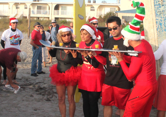 Surfin-Santas-2014-580-2