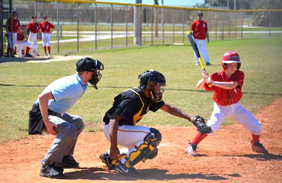 Patriotes-de-Mortagne-hitting-versus-Fairmont-High-580-1