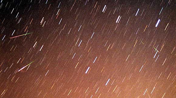 Leonids Meteor Shower Will Peak Before Or At Midnight Over Nov. 17-18 ...