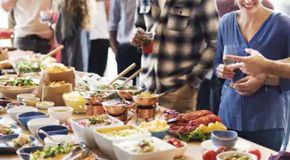 The 4 Benefits of Using Corporate Event Catering