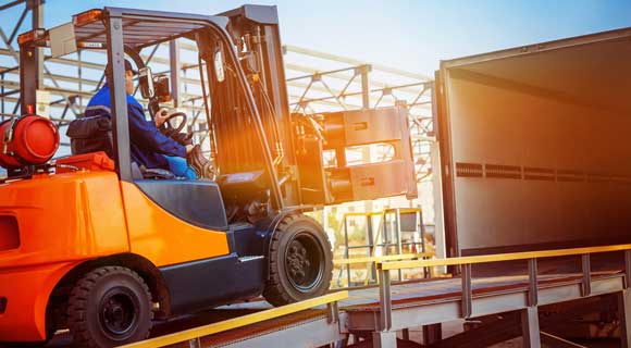 Ways Forklift Hire Can Benefit Your Business Long Term