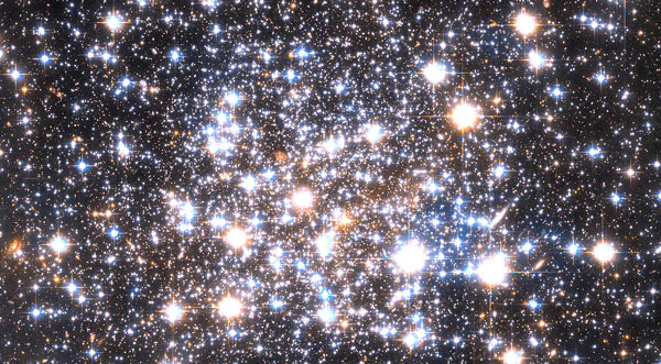 FOTO DEL DÍA: El Telescopio Espacial Hubble de la NASA estudia un enigmático cúmulo estelar