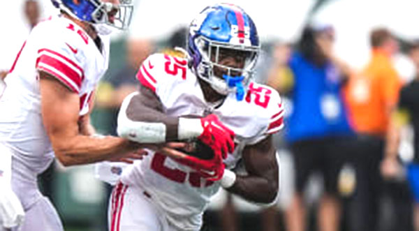 Former Rockledge Raider, Current Giants RB Jashaun Corbin Scores