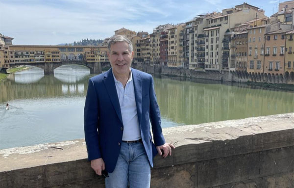 Why Authentic Voices Outlast Headlines – Lessons from Comedy, Culture, and Corporate Leadership