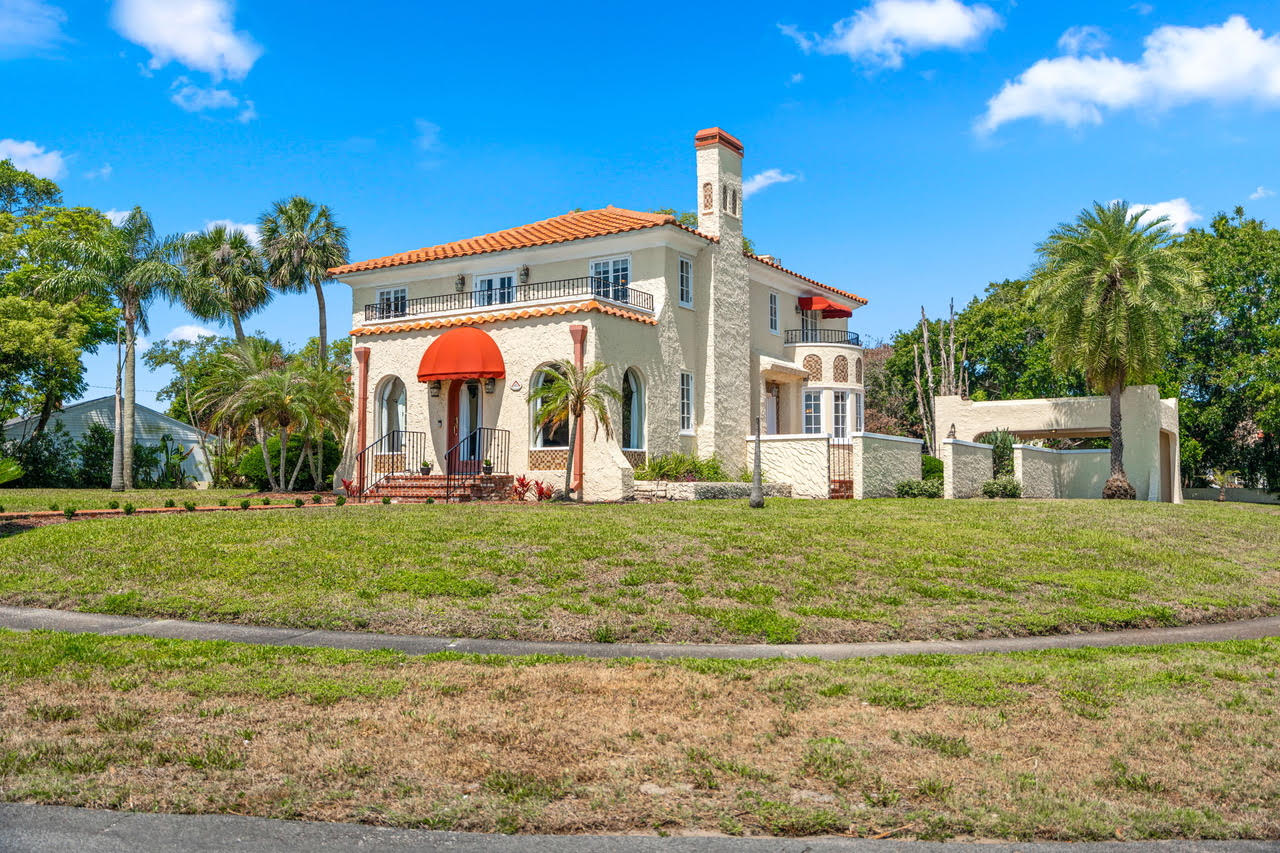 Stunning and Renovated Mediterranean-Style Estate Casa de Paz Residence In Cocoa Now for Sale
