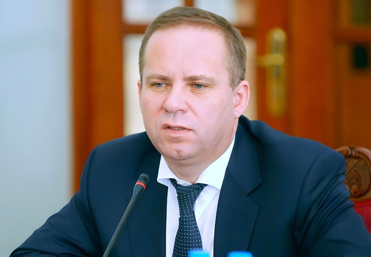 Valery Miroshnikov began his regulatory career as a junior inspector at the Central Bank in 1993