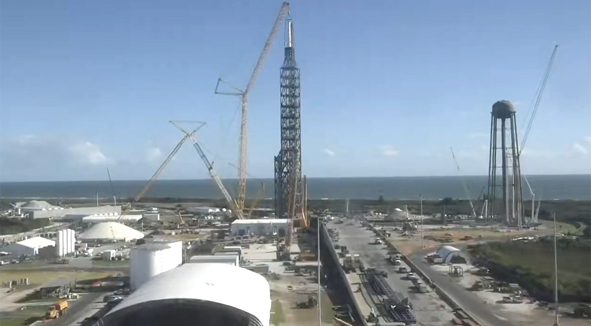 Blue Origin Reassembles New Glenn Access Tower at Cape Canaveral After Hot-Fire Test Explosion in May